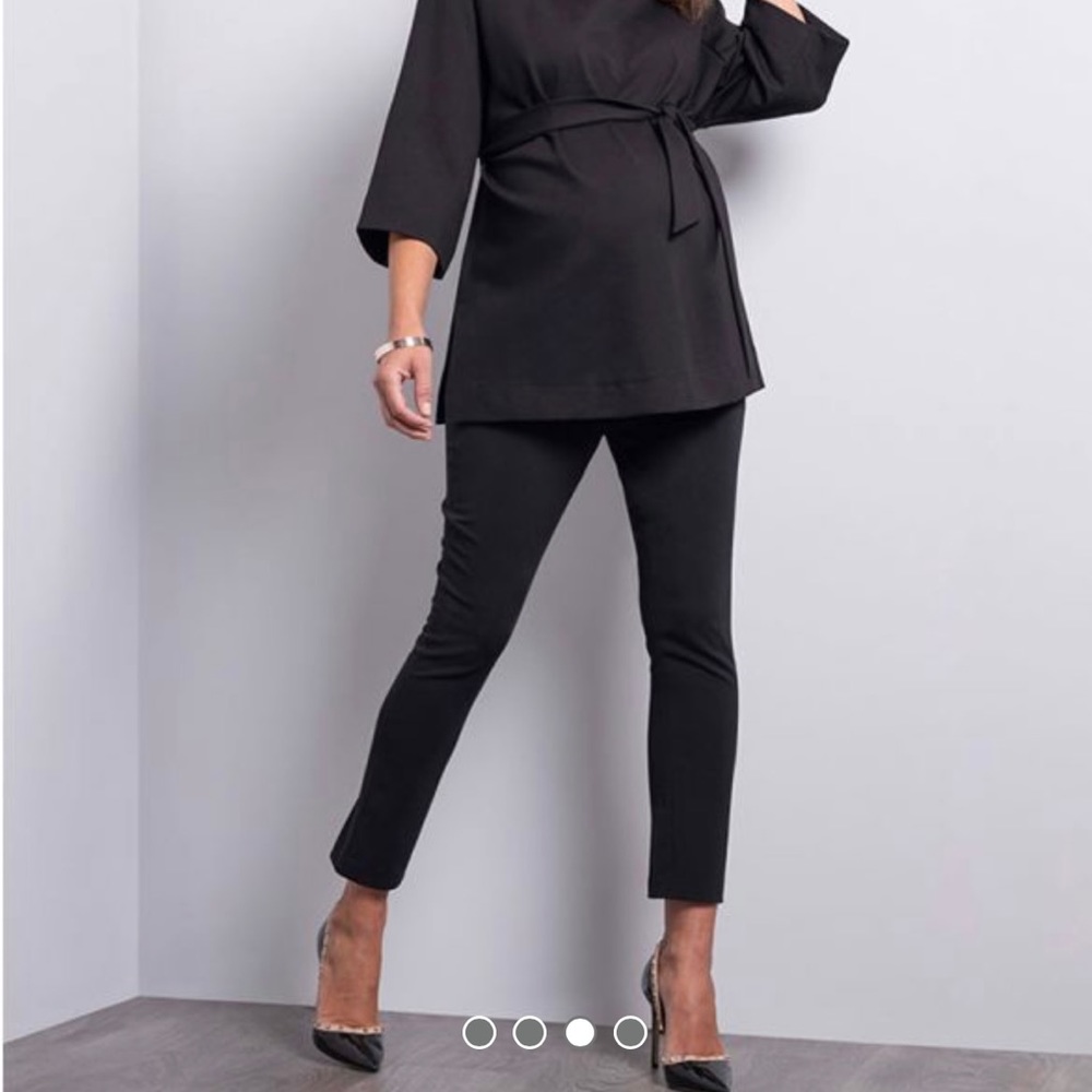 Beautiful brand new maternity top from seraphine!